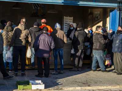 ...seppur affollate da un nutrito gruppetto di persone 